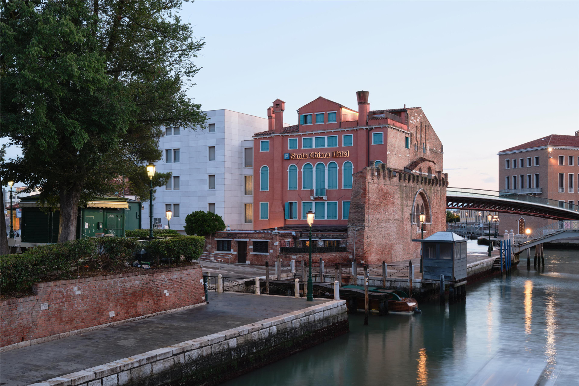 Vista Exterior Santa Chiara Hotel
