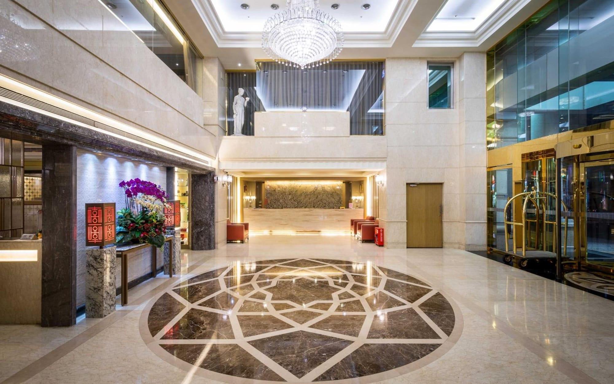 Vista Lobby Grand View Hotel