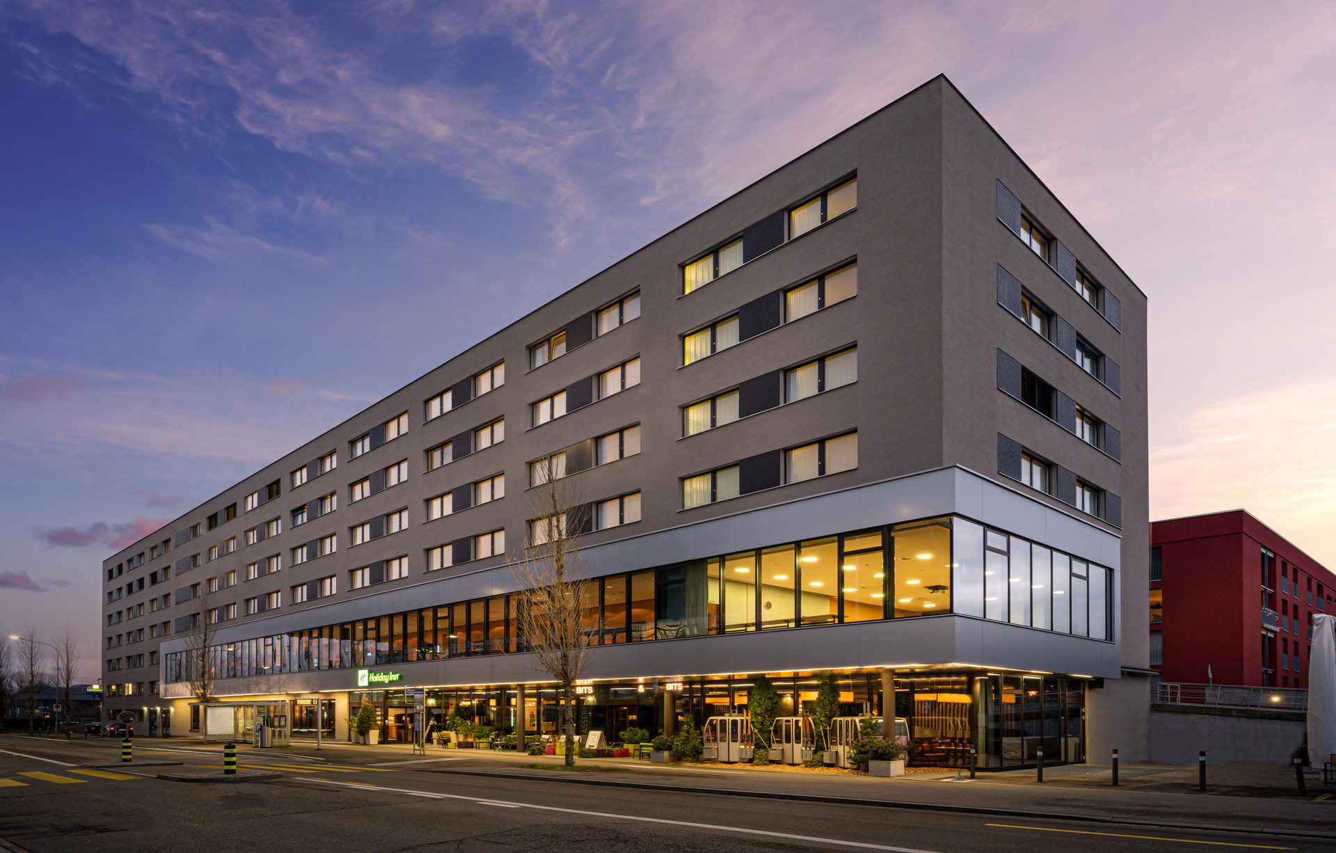 Vista Exterior Holiday Inn Zurich Messe