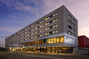 Alojamiento - Holiday Inn Zurich Messe