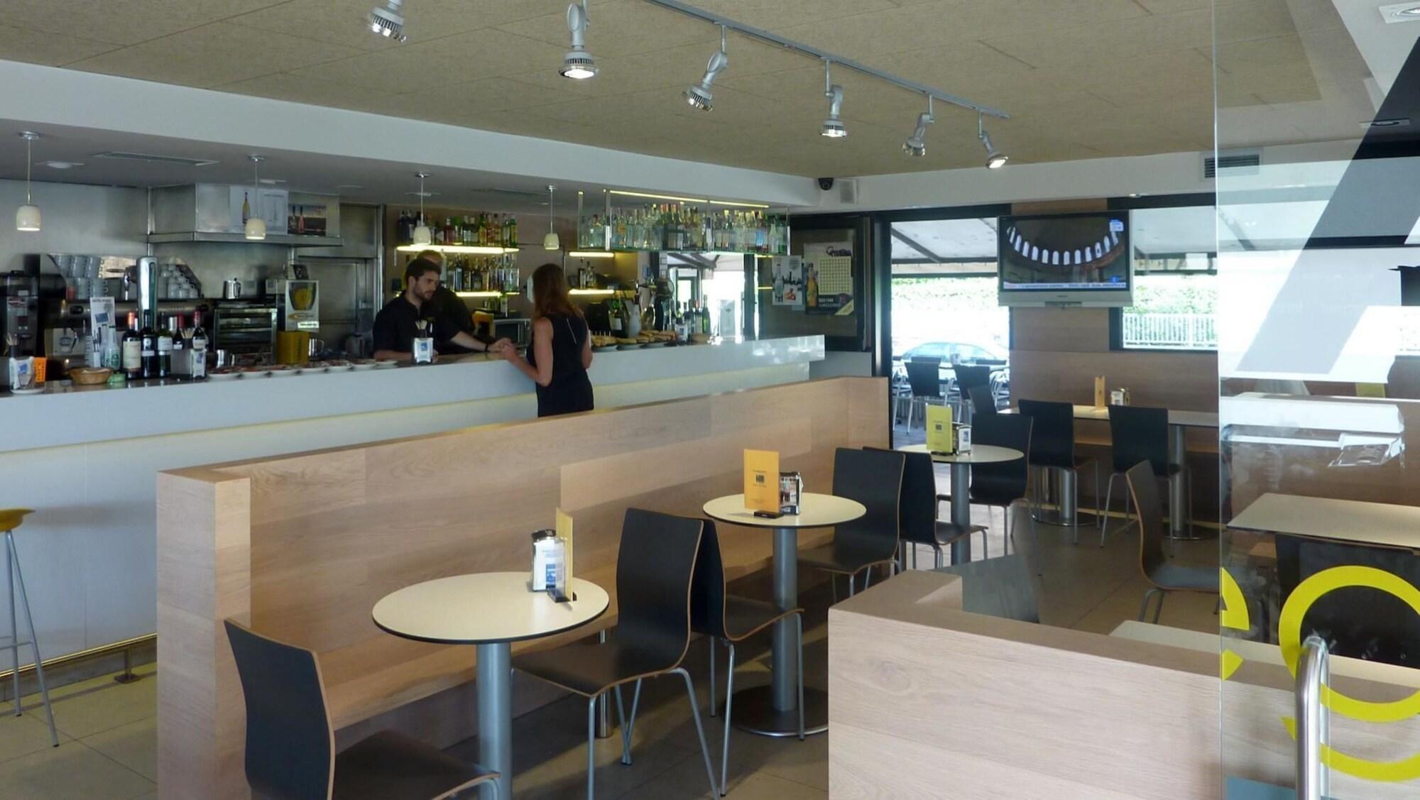 Bar/Salón Hotel Ezeiza