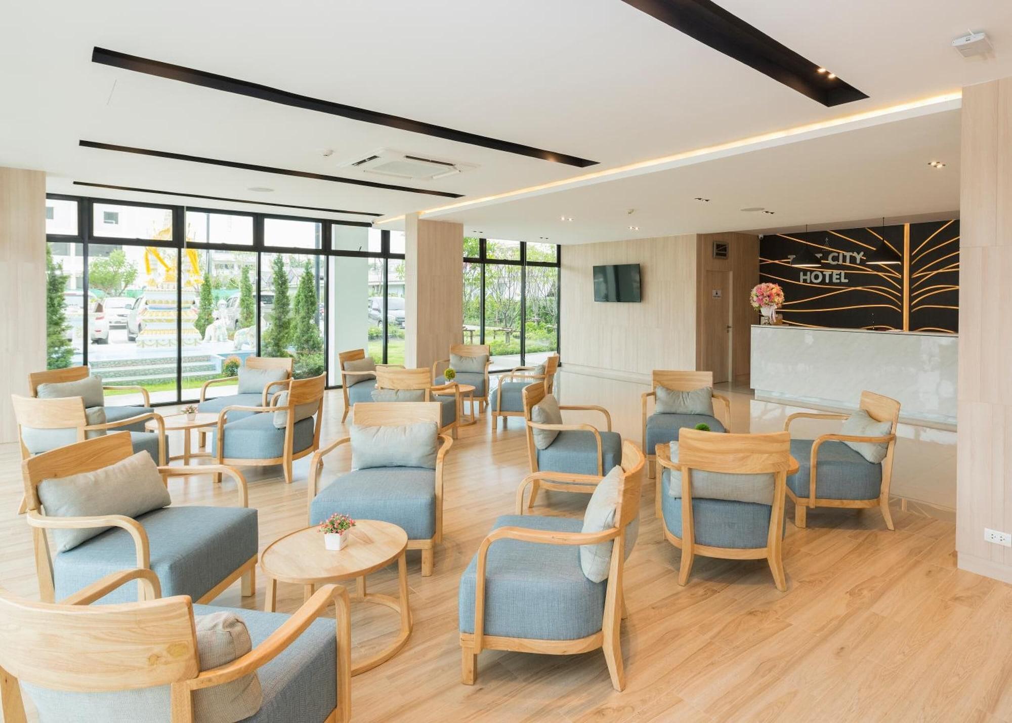 Vista Lobby Trat City Hotel