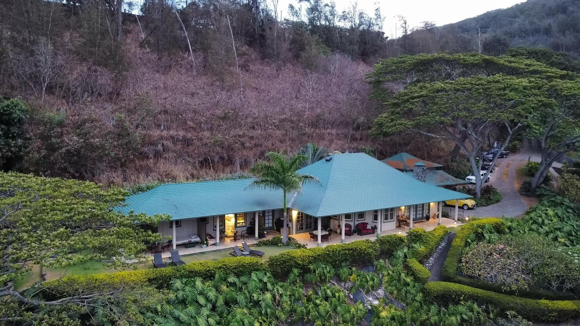 Varios Iao Valley Inn