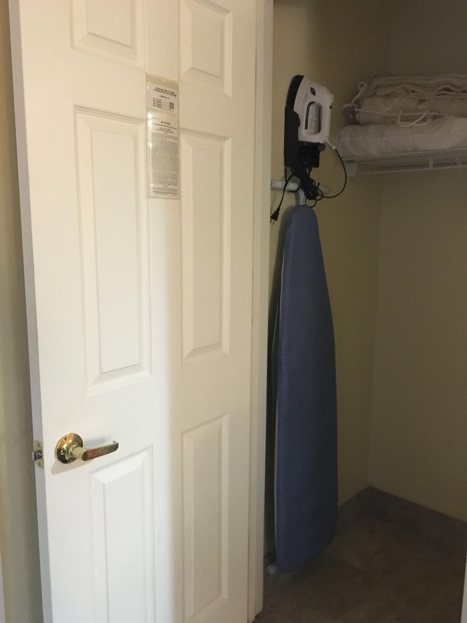 Set de Habitación Affordable Suites of America Grand Rapids