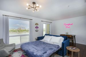 Alquiler Vacacional - ️ of DWNTWN, Riverfront w pool, walk 2 Broadway