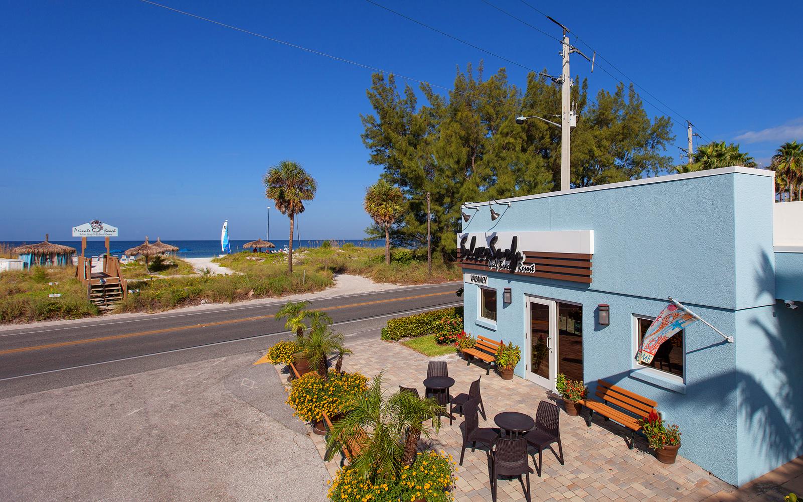 Vista Exterior Silver Surf Gulf Beach Resort