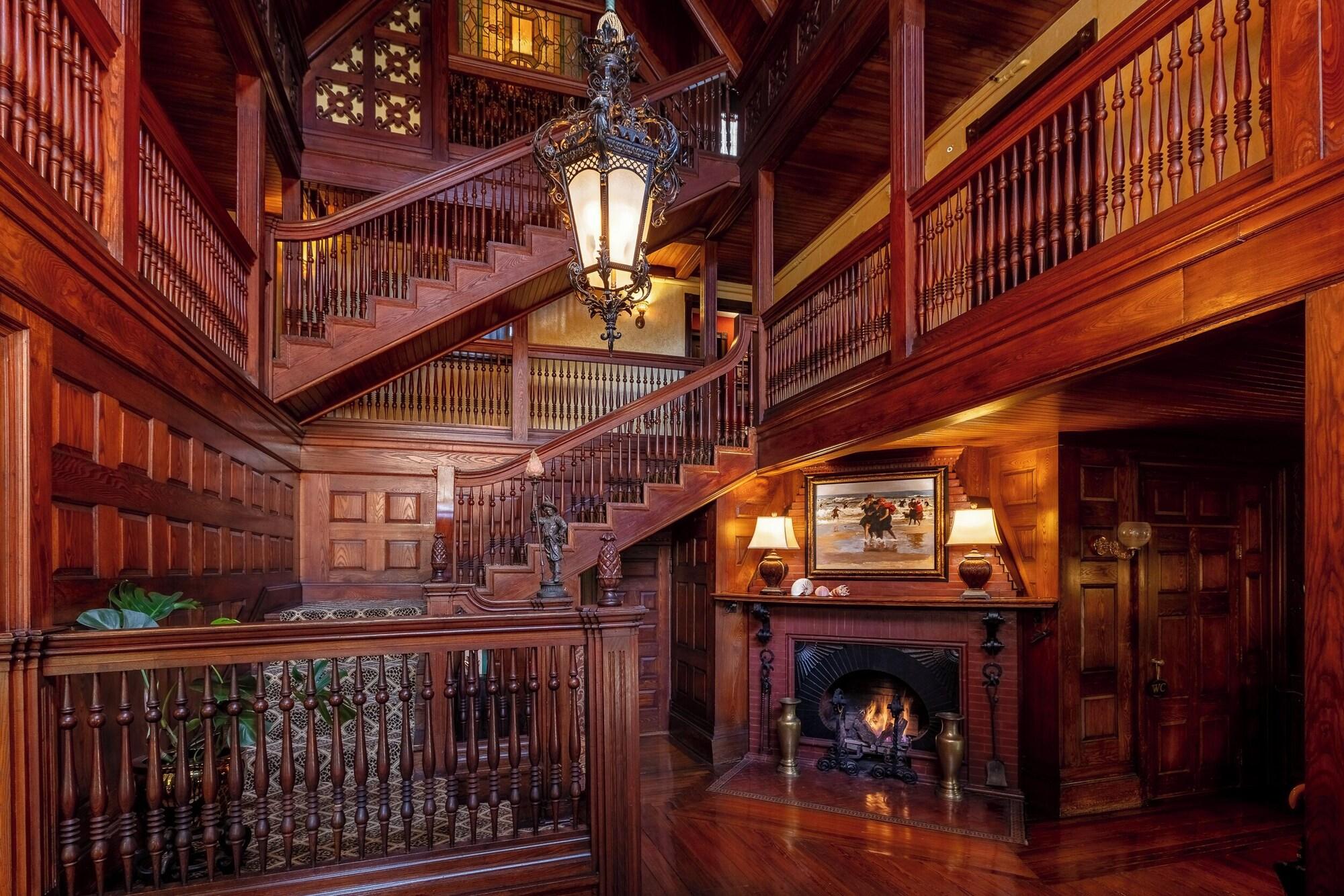 Varios Ivy Lodge Bed & Breakfast