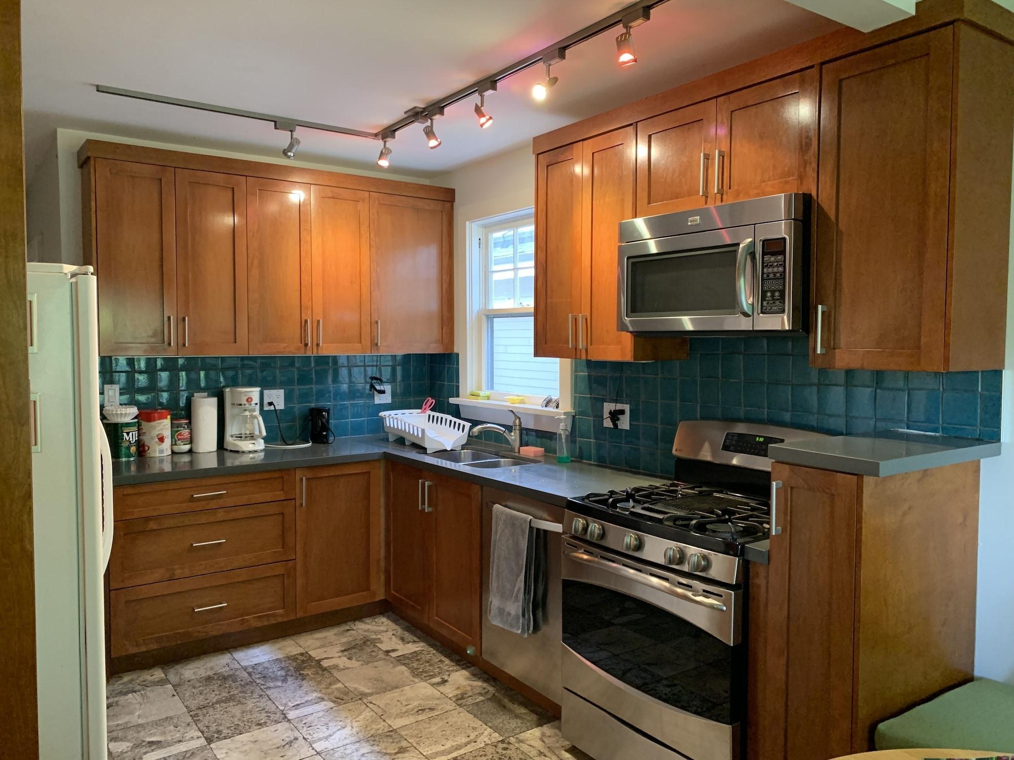 Vista Lobby West Point Grey Guest House  UBC