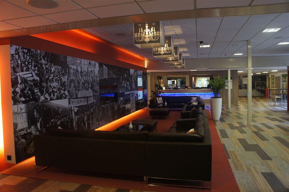 Bar/Salón 50/50 Hotel Belmont