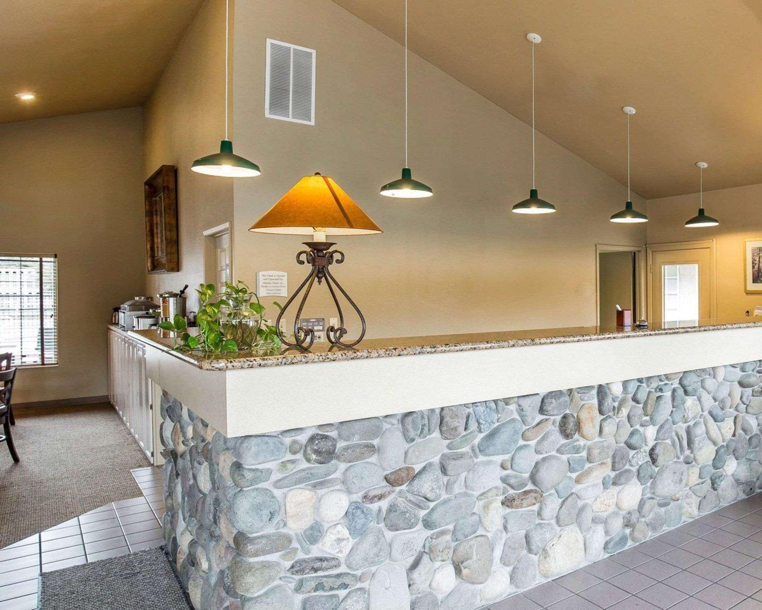 Vista Lobby Quality Inn & Suites Minden