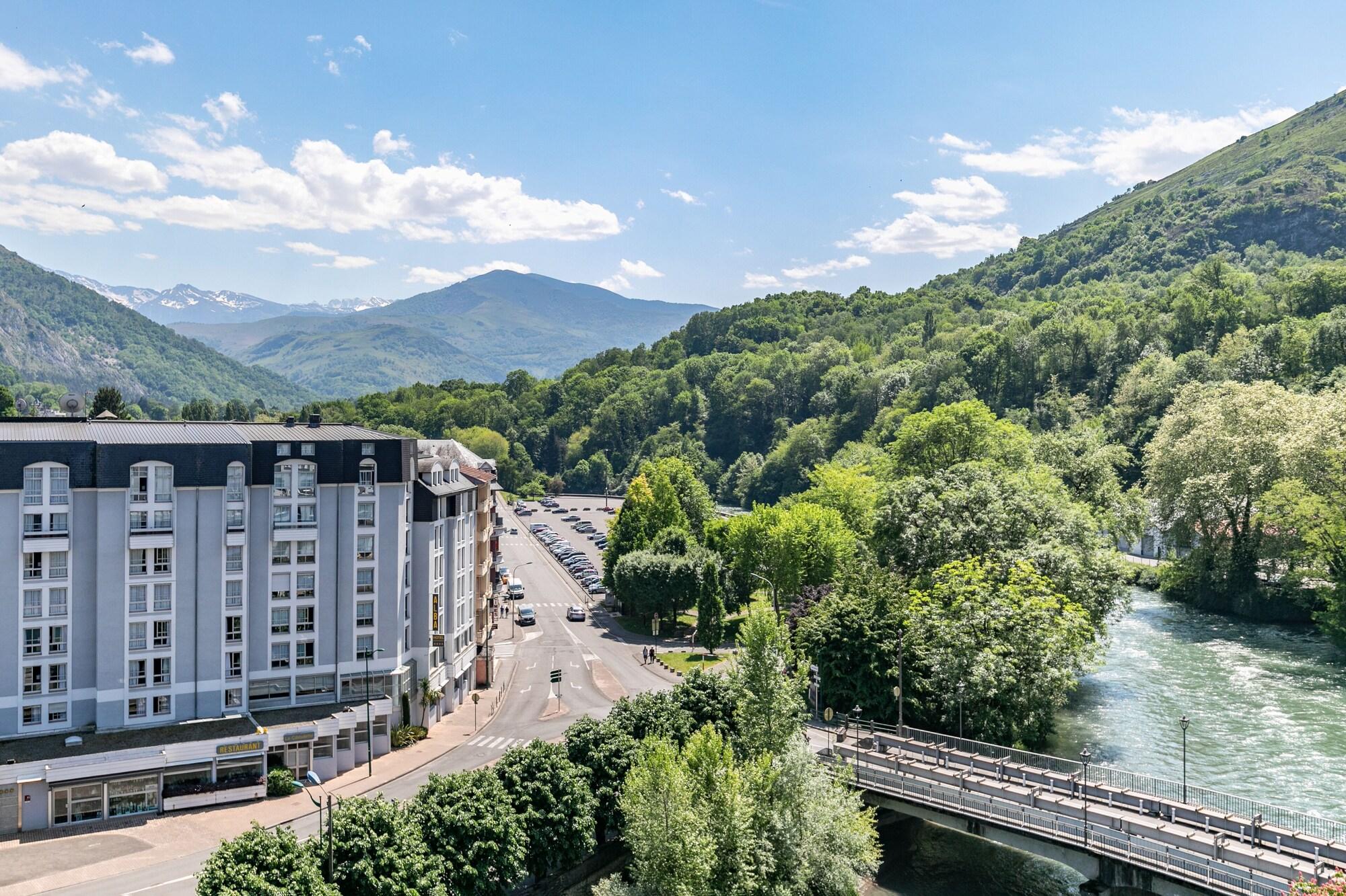 Vista Exterior Hotel Miramont