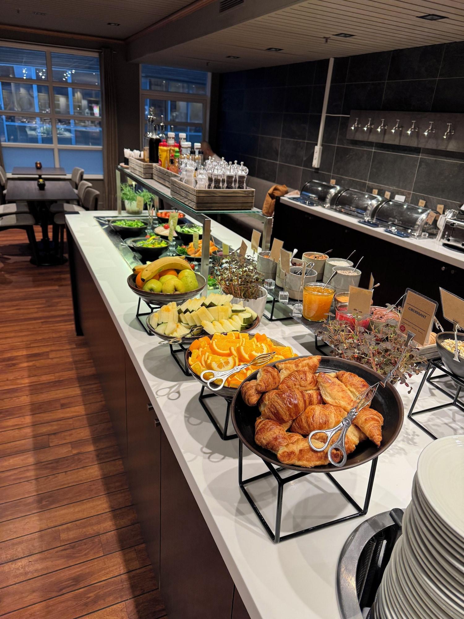 Restaurant Home Hotel With