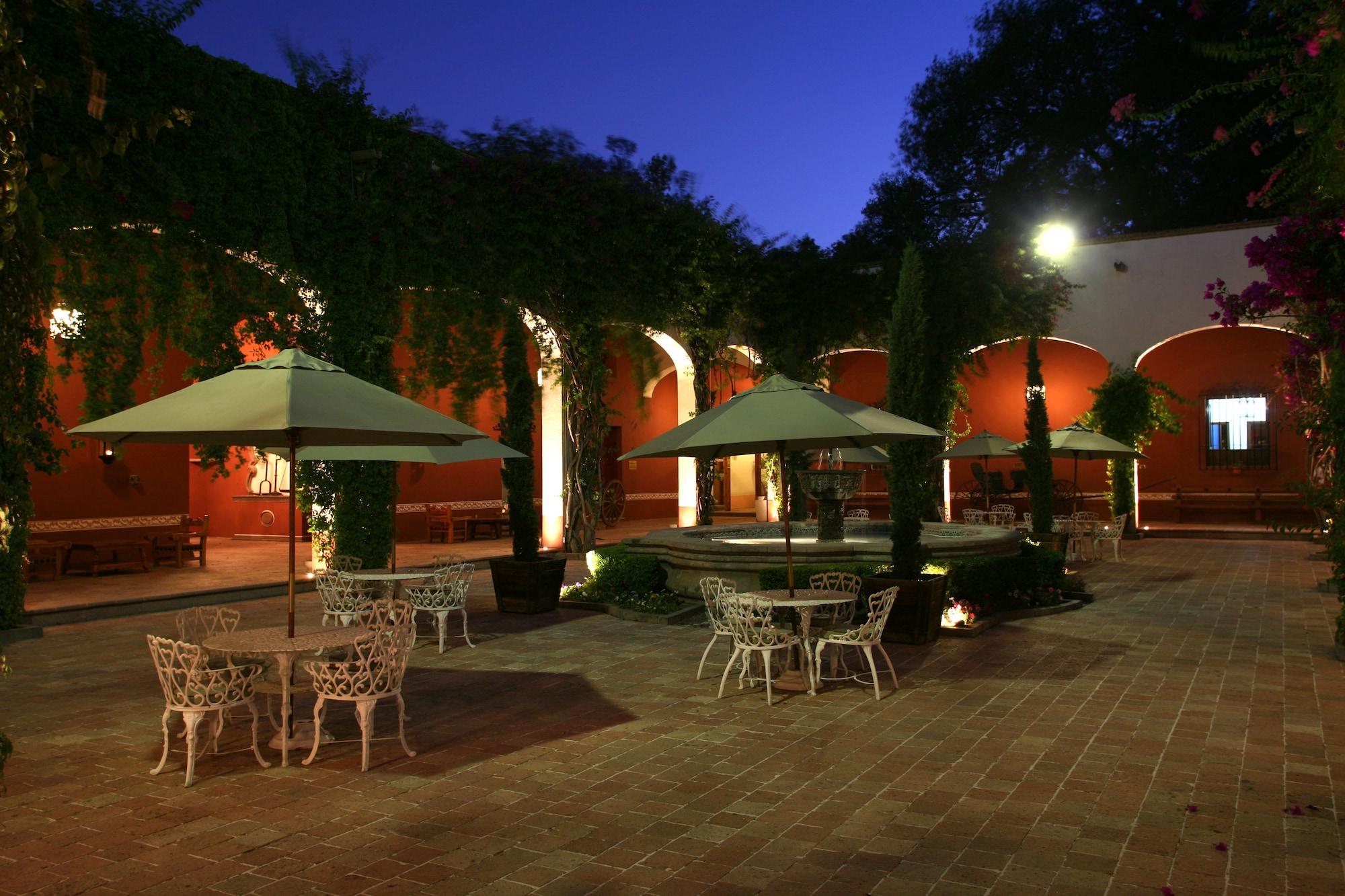 Restaurant Hacienda Jurica by Brisas
