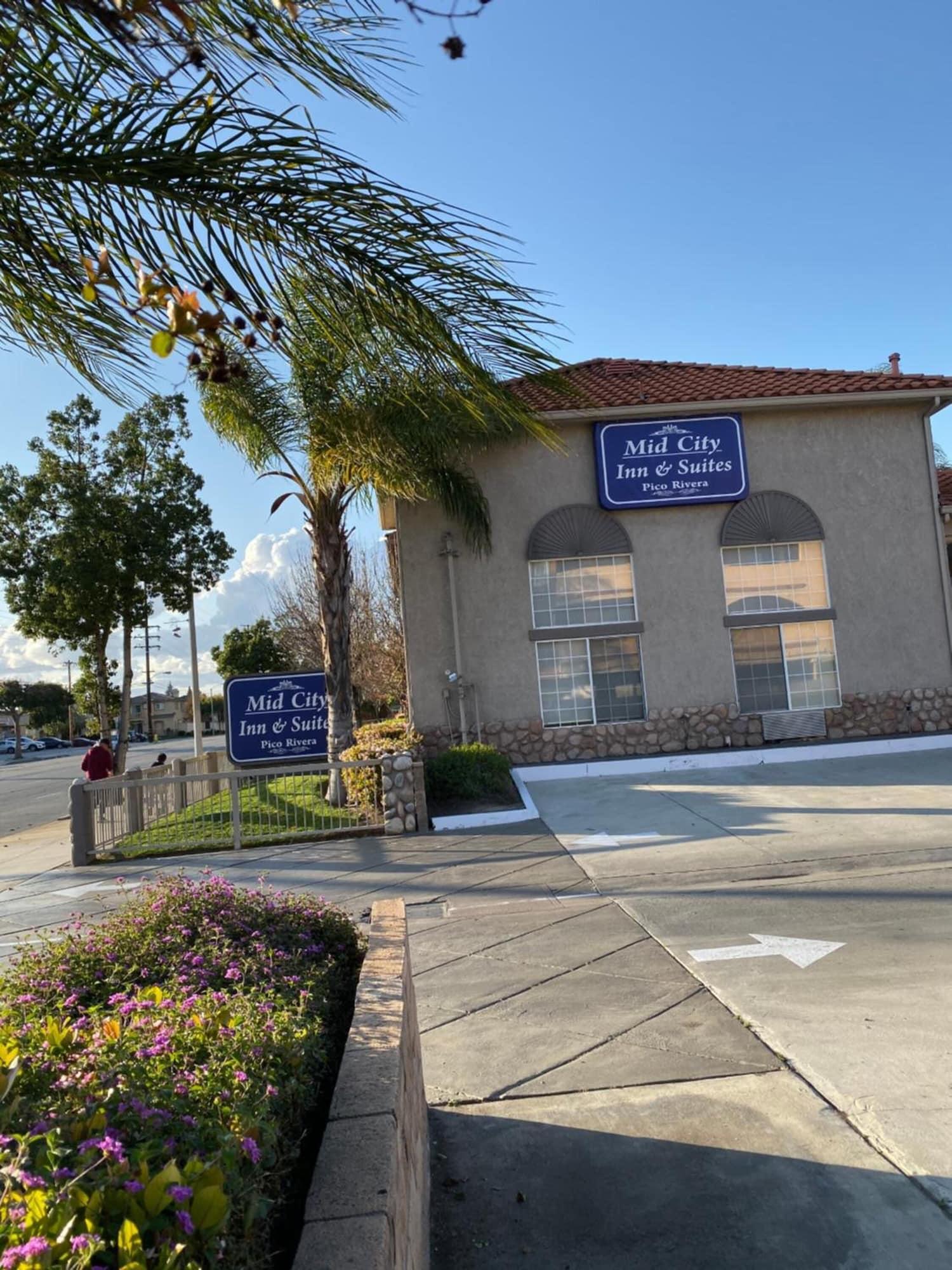 Vista Exterior Mid City Inn and Suites