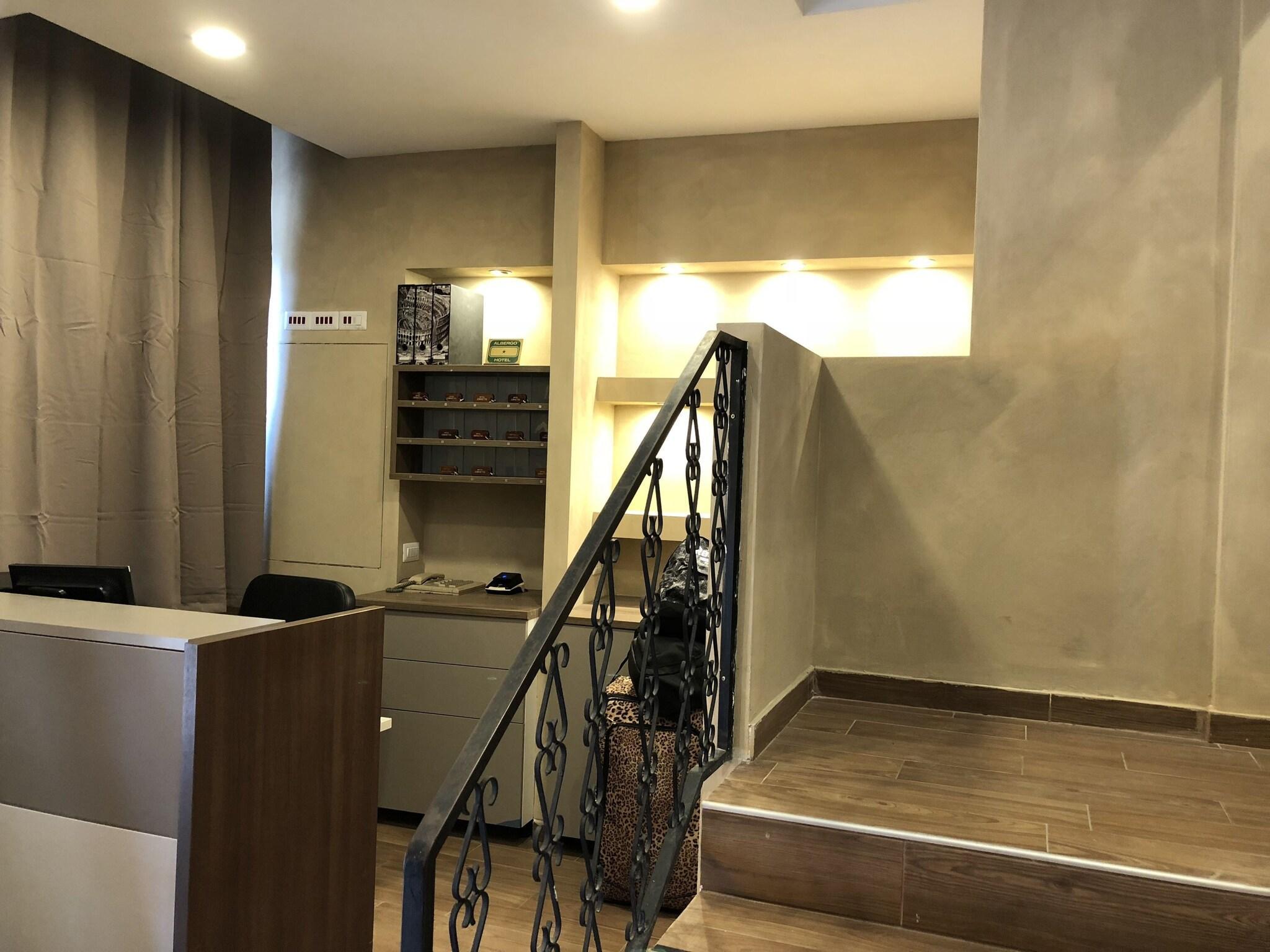 Vista Lobby Albergo Corvetto corso Lodi