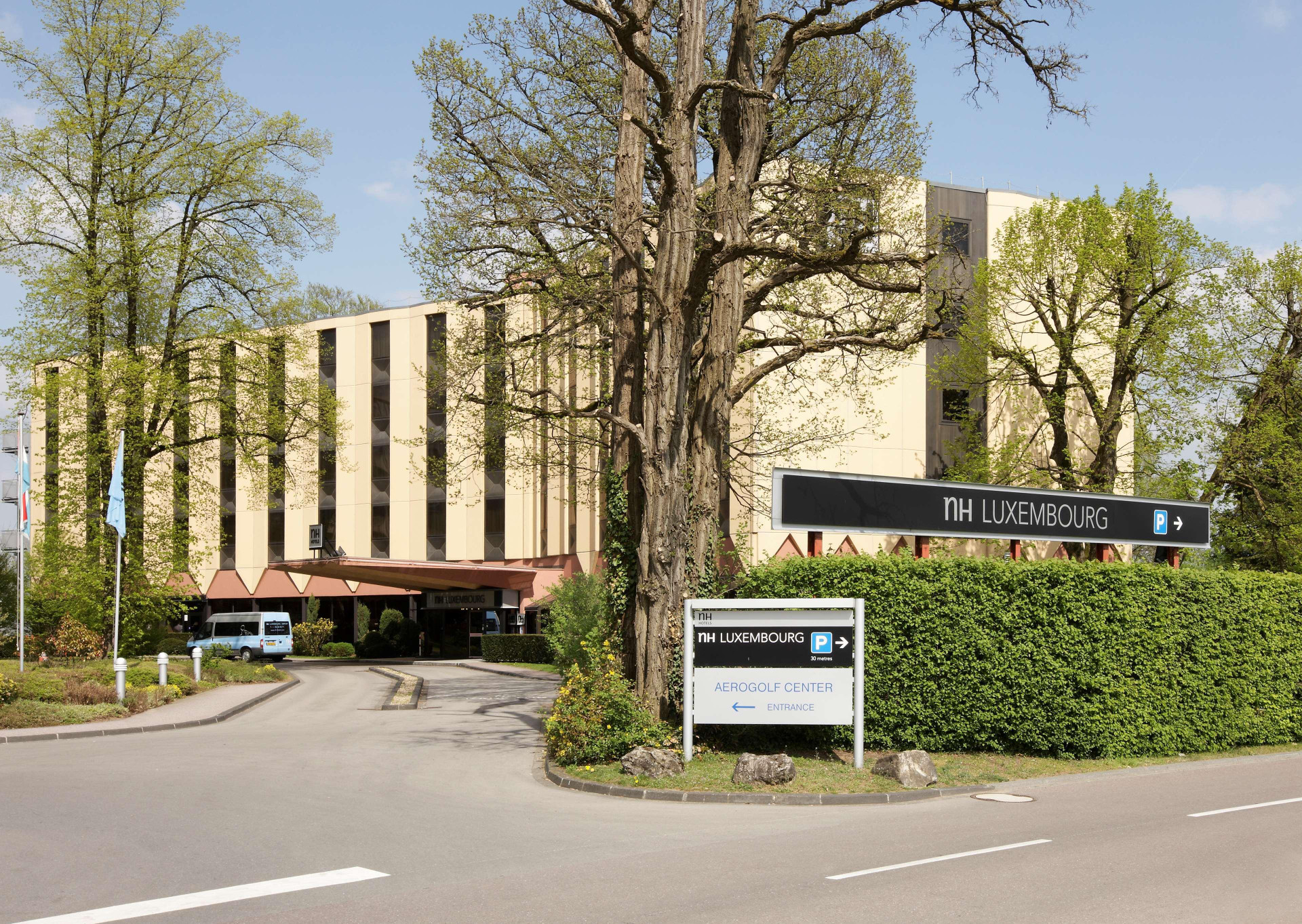 Vista Exterior NH Luxembourg Airport