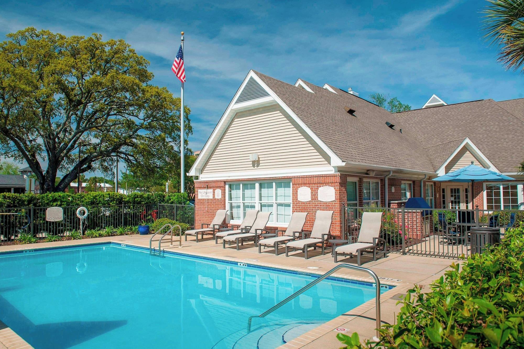 Vista Piscina Residence Inn by Marriott Pensacola Downtown