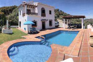 Renta temporal - Rural house 15 minutes away from the beach. Private swimming pool and free WIFI