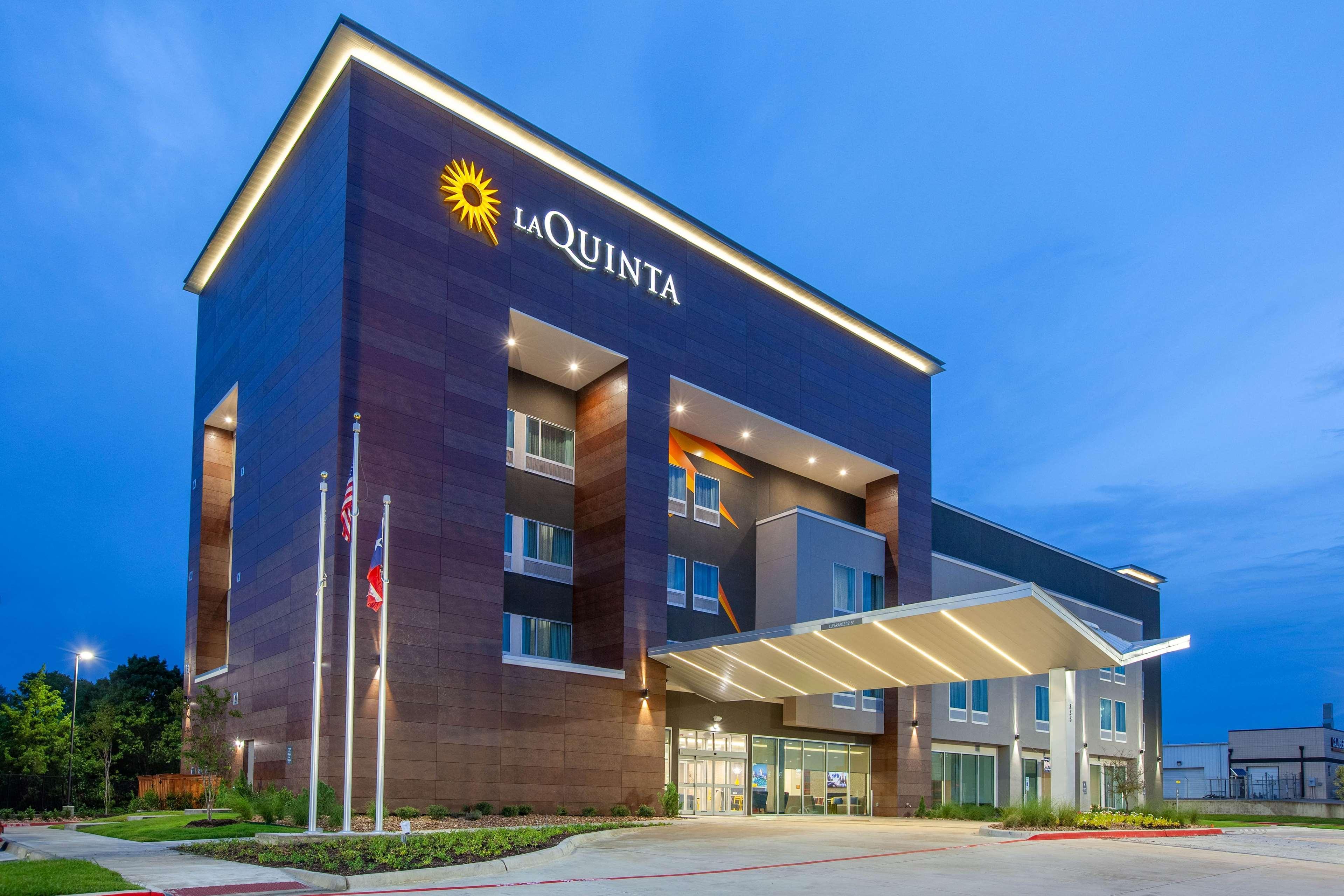 Vista Exterior La Quinta Inn Suites By Wyndham Dallas Duncanville