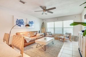 Alquiler Vacacional - Walkable Florida Duplex: 2 Blocks to Cocoa Beach!