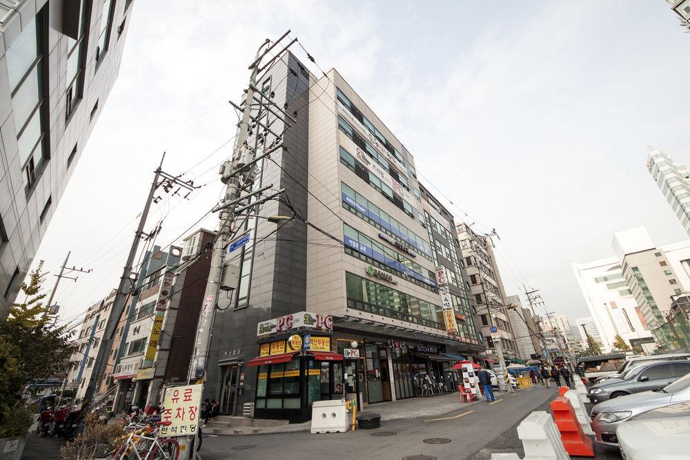 Vista Exterior K-guesthouse Sinchon 2