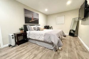 Alquiler Vacacional - Large New Modern Guest House + Laundry + Garden