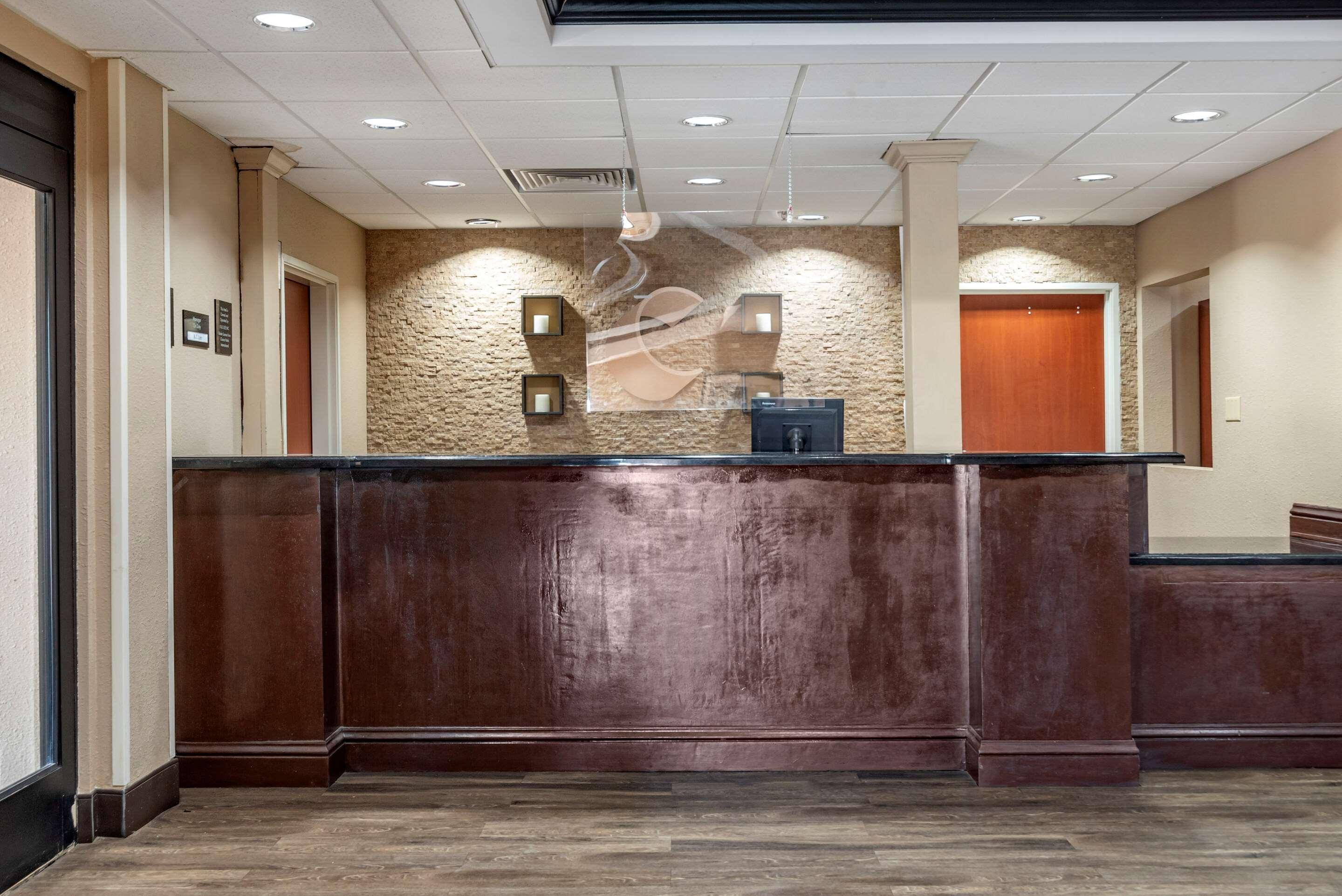 Vista Lobby Comfort Inn & Suites