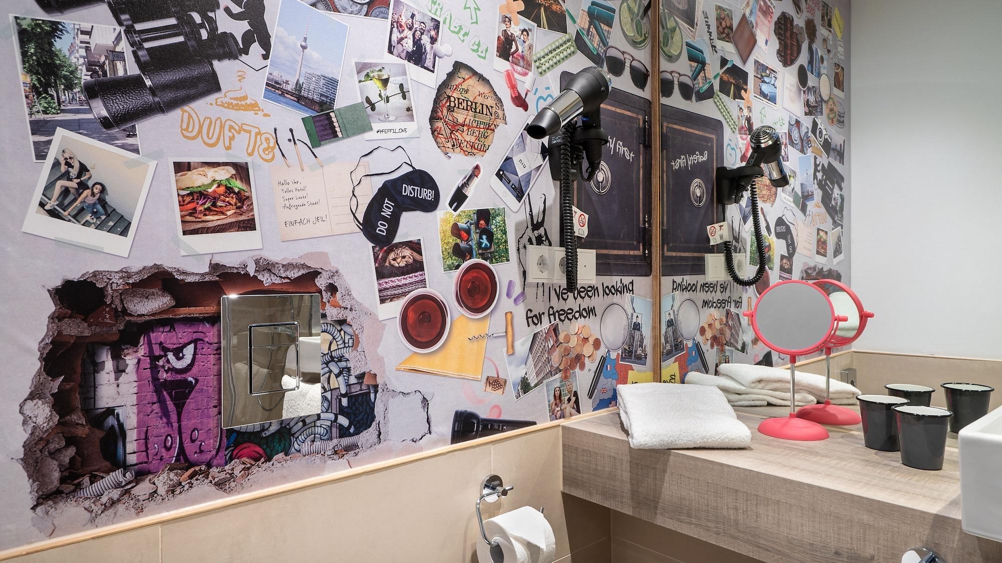 Set de Habitación Holiday Inn - the niu, Hide Berlin Friedrichshain by IHG