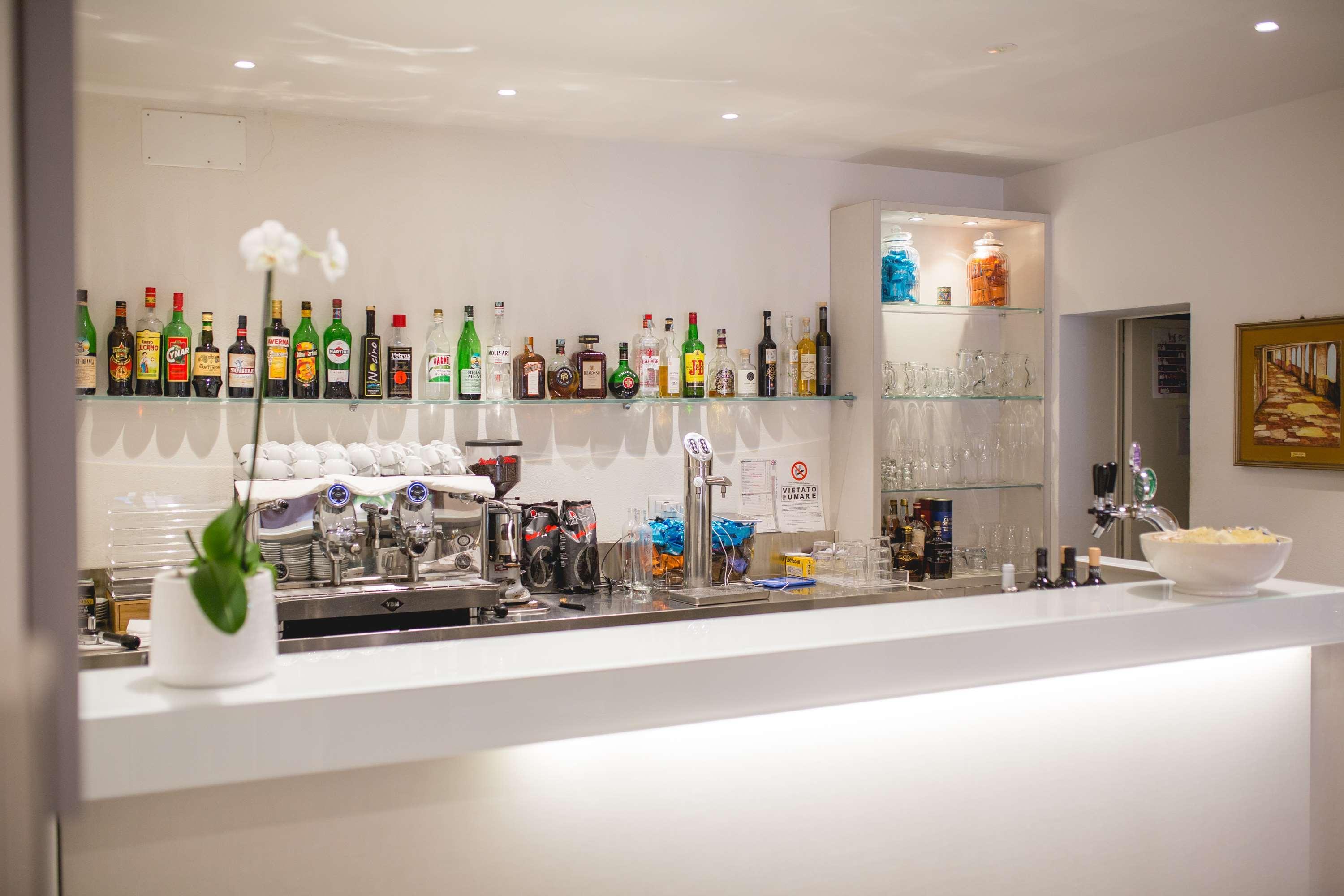 Bar/Salón Albergo La Rocca