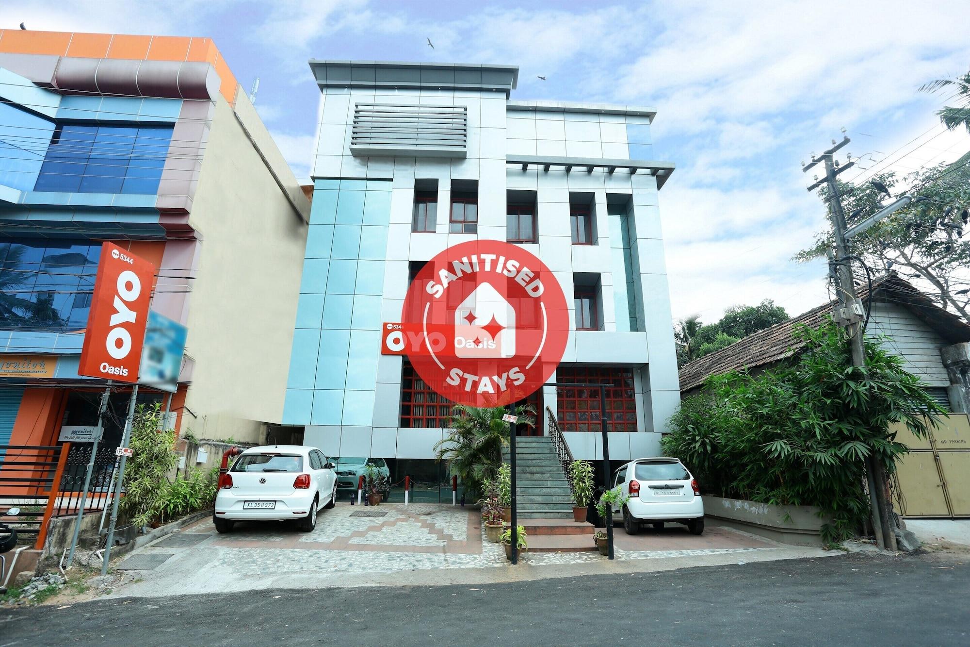 Vista Exterior OYO 5344 Hotel Oasis