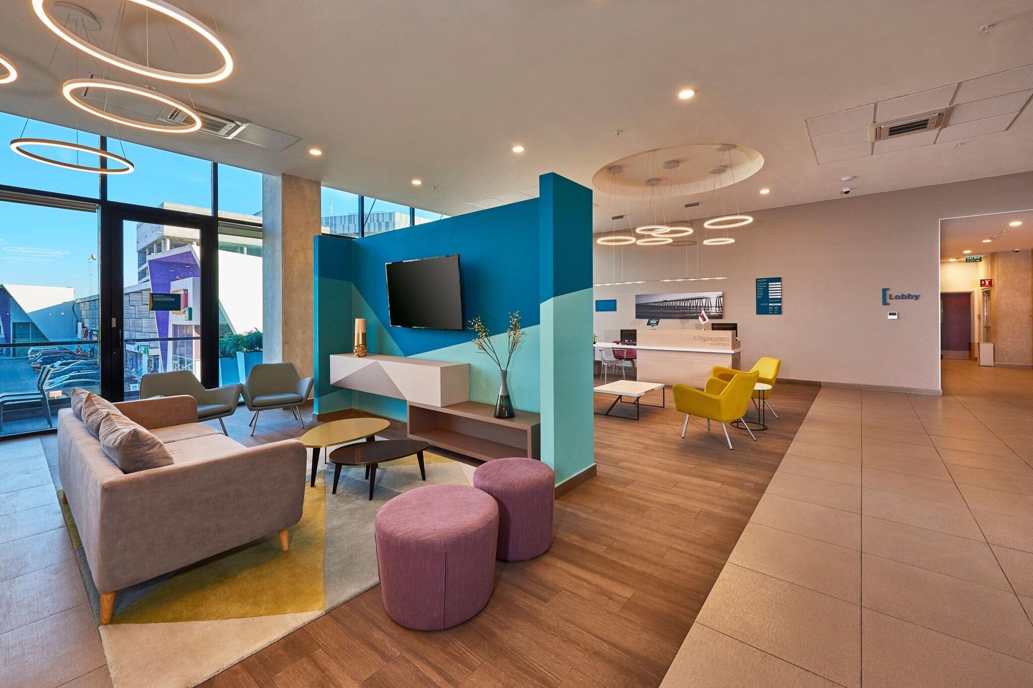 Vista Lobby City Express Suites by Marriott Tijuana Rio