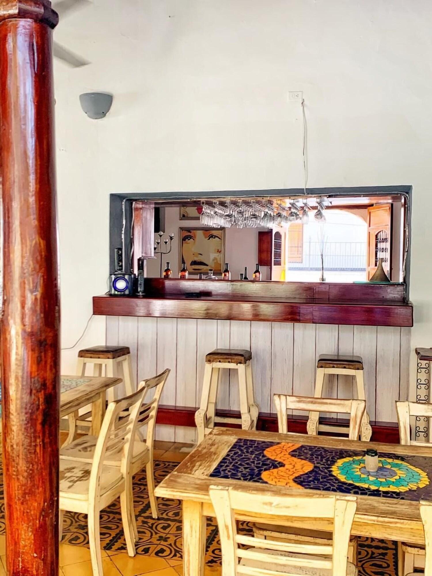 Bar/Salón El Club Hotel