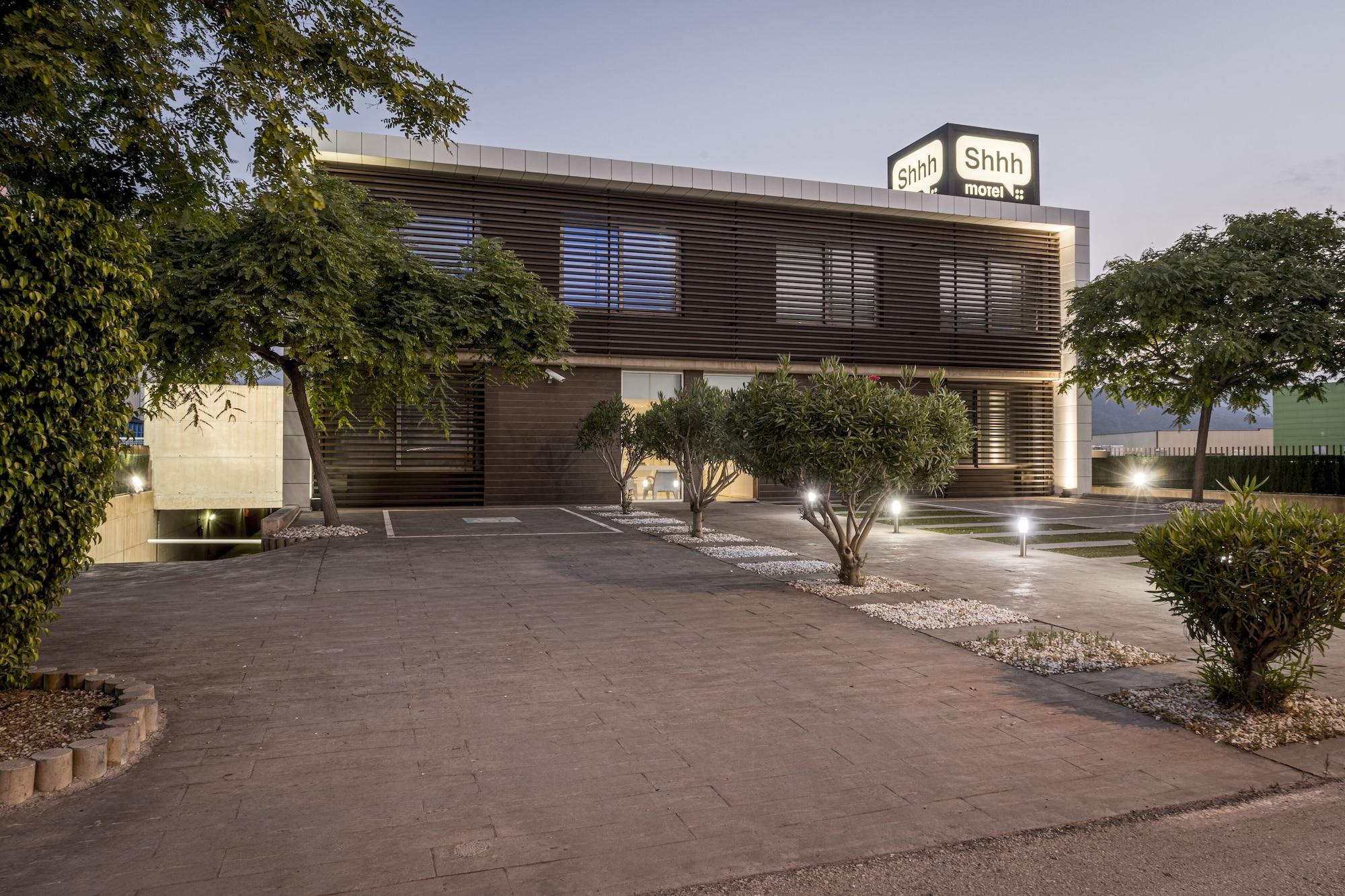 Vista Exterior Motel Shhh
