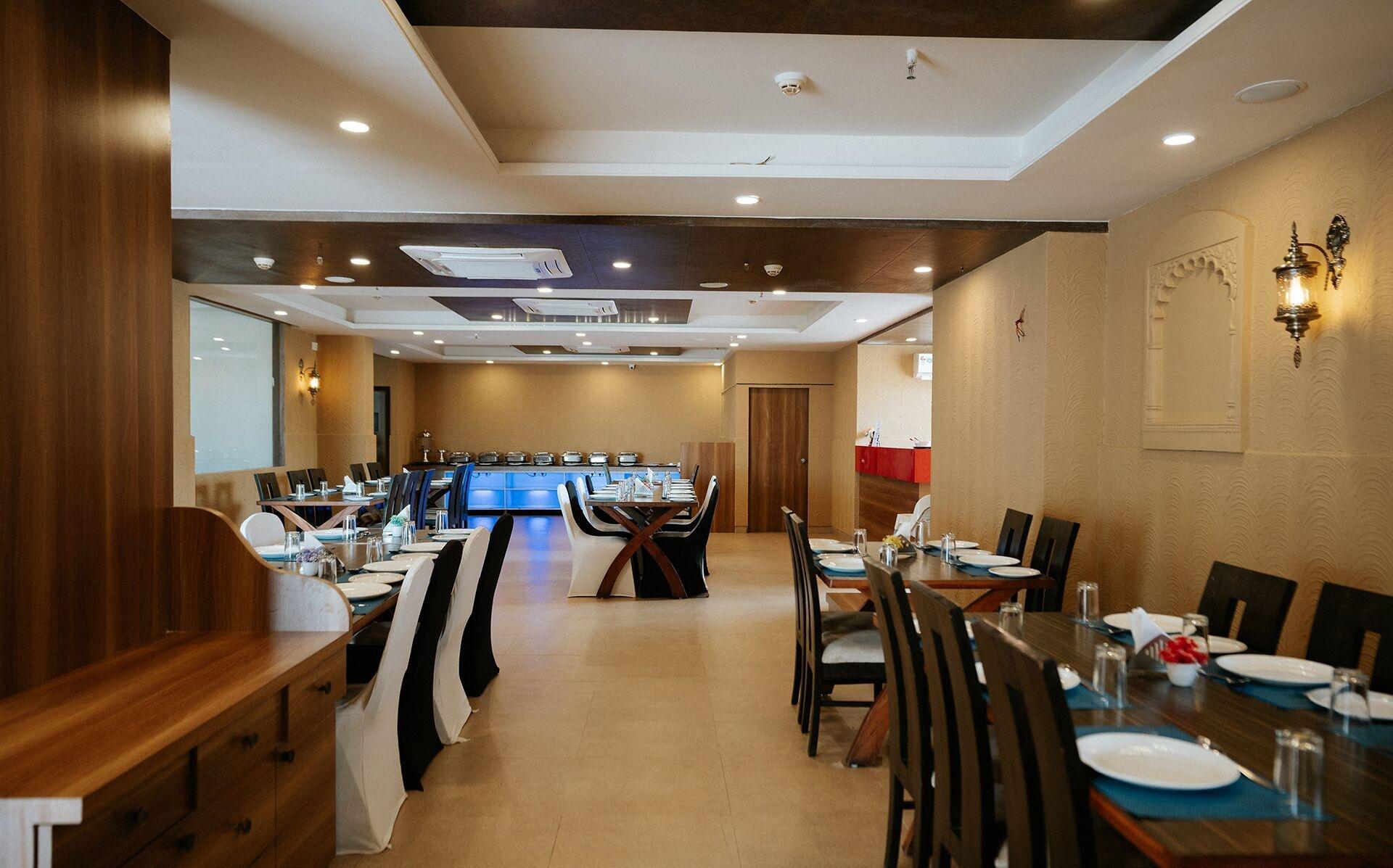 Restaurant Daksh The Madhuvan Suites Dwarka