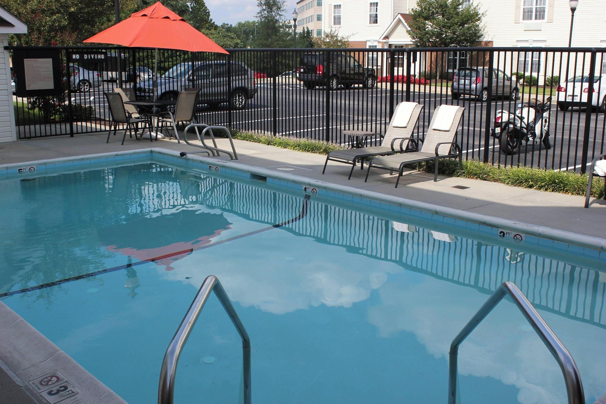 Vista Piscina TownePlace Suites by Marriott Fort Meade National Business Park