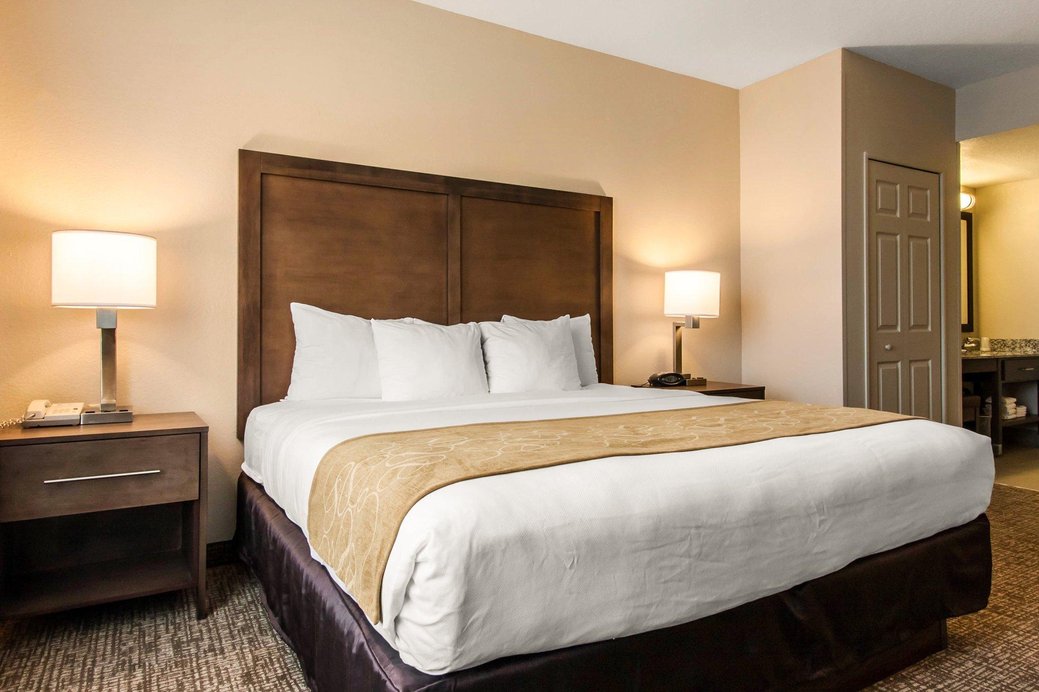 Hotel Comfort Suites Maingate East