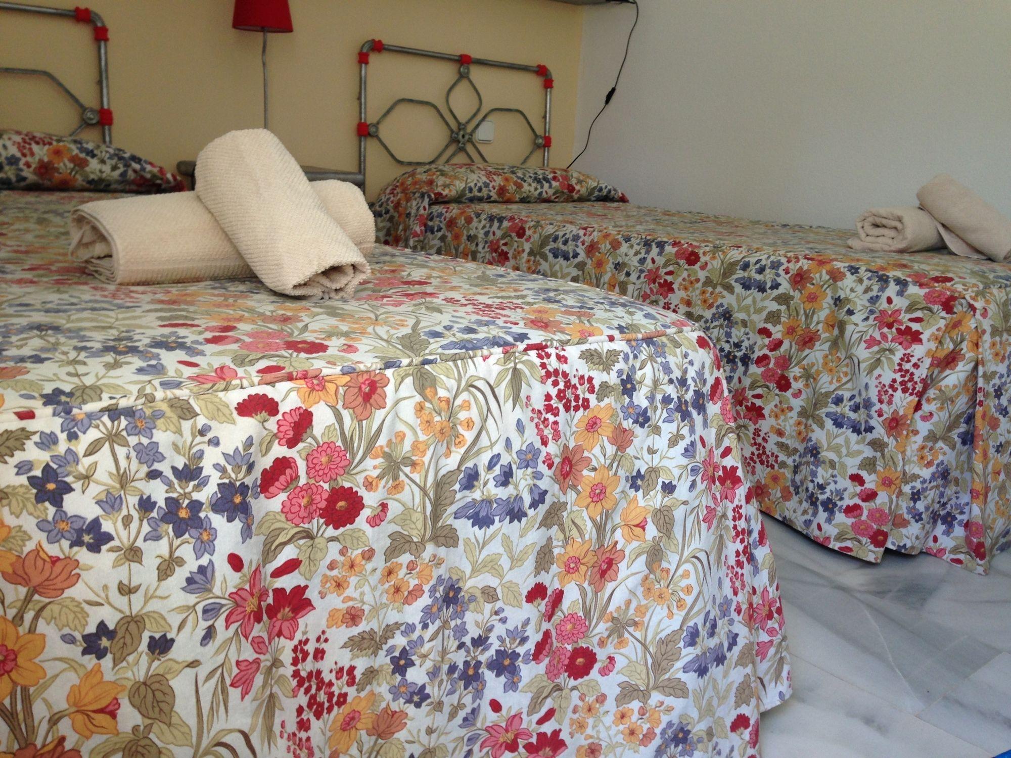Habitación Apartaluz Marbella Costabella