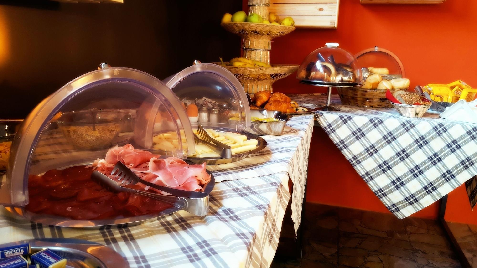 Restaurant Lake Garda Hostel