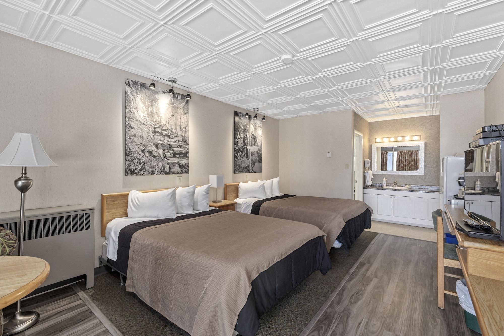 Varios Catalina Motel