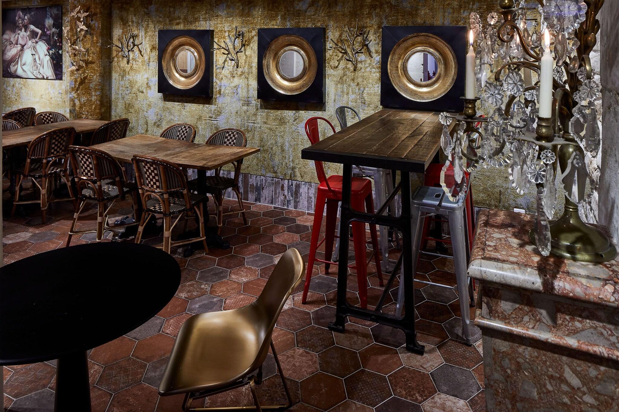 Bar/Salón Hotel de Roubaix