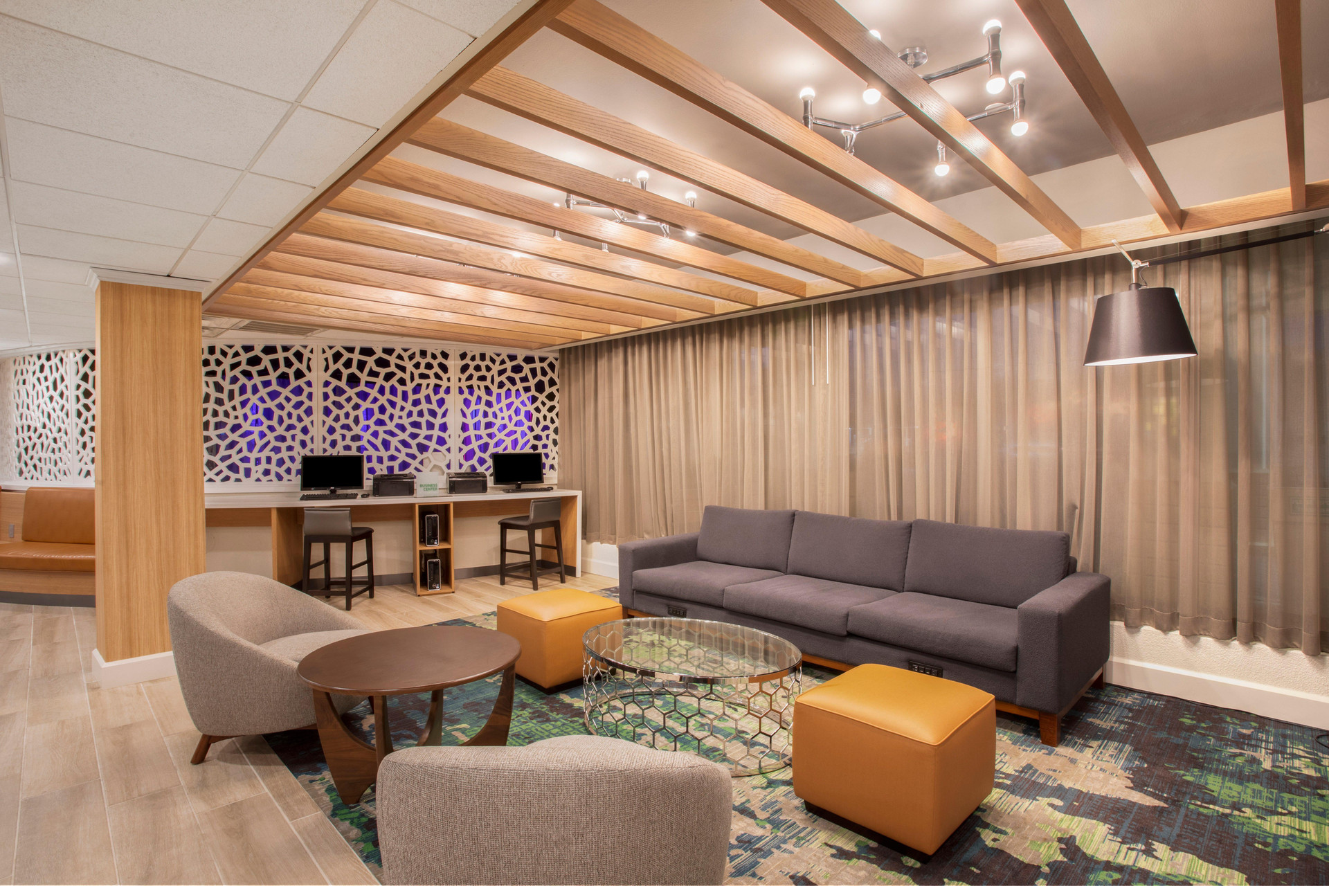 Vista Lobby Holiday Inn & Suites Parsippany Fairfield by IHG