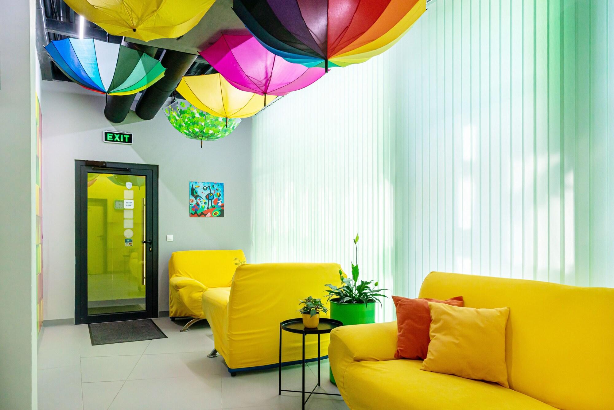 Vista Lobby Green cube hostel