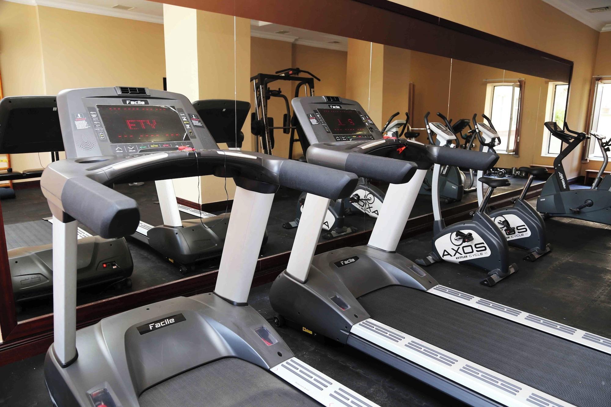 Gimnasio LOTTE City Hotels Tashkent Palace
