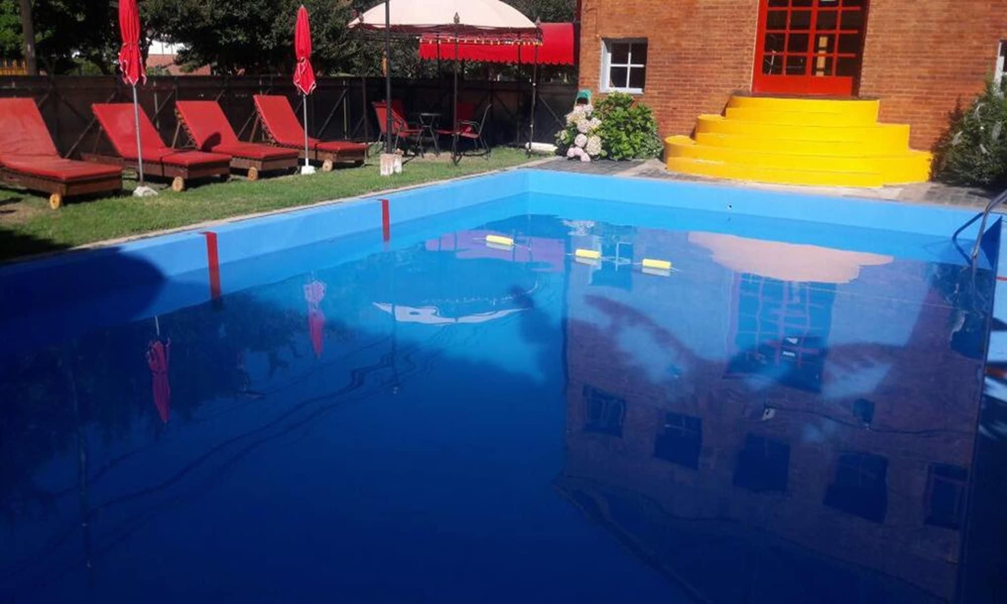 Vista Piscina Posada Alpenrose Neu