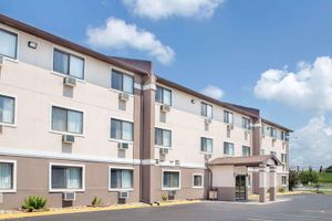 Alojamiento - Boarders Inn & Suites Waterloo/Cedar Falls