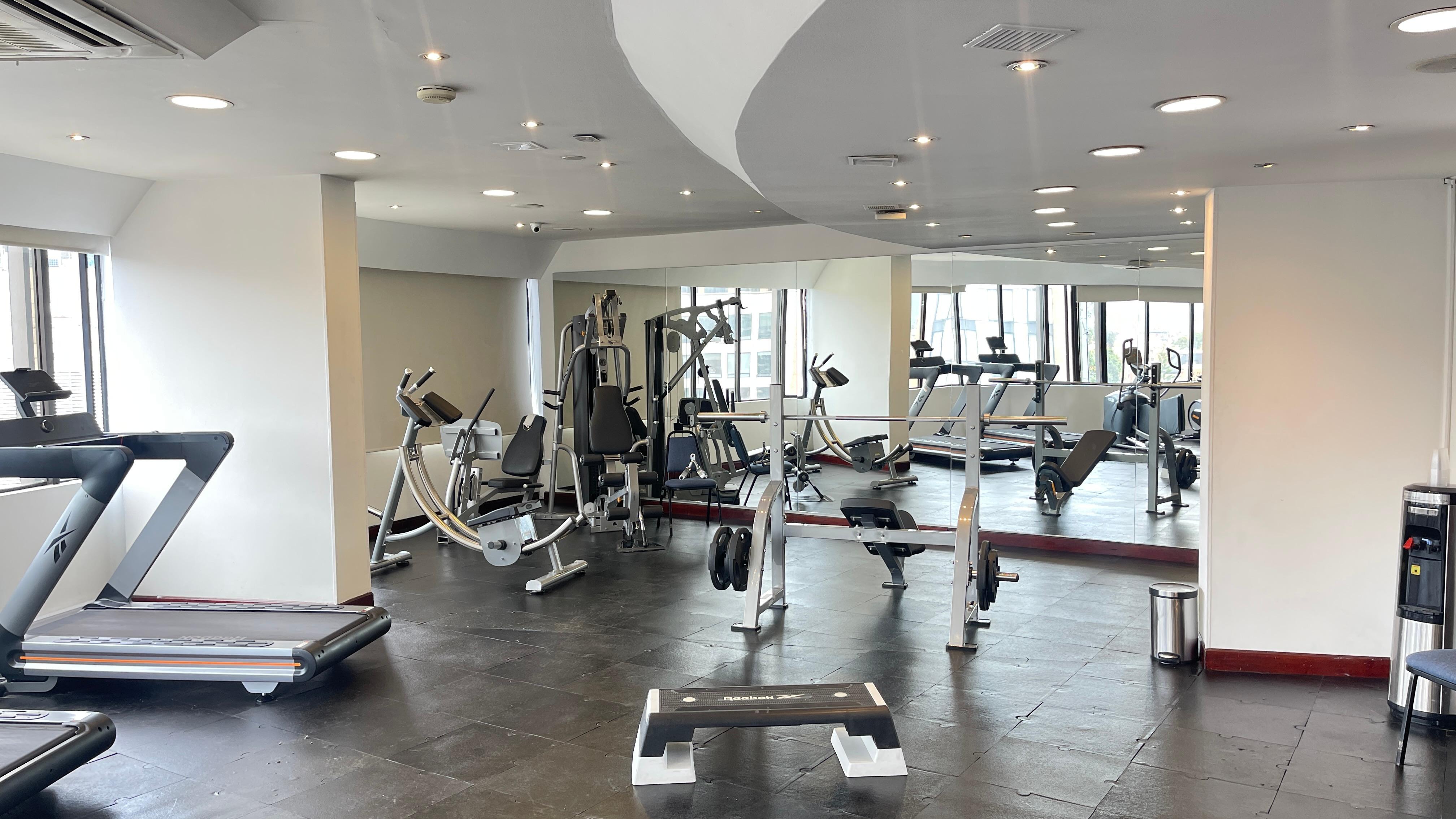 Gimnasio Cosmos 100 Hotel y Centro de Convenciones Hoteles Cosmos