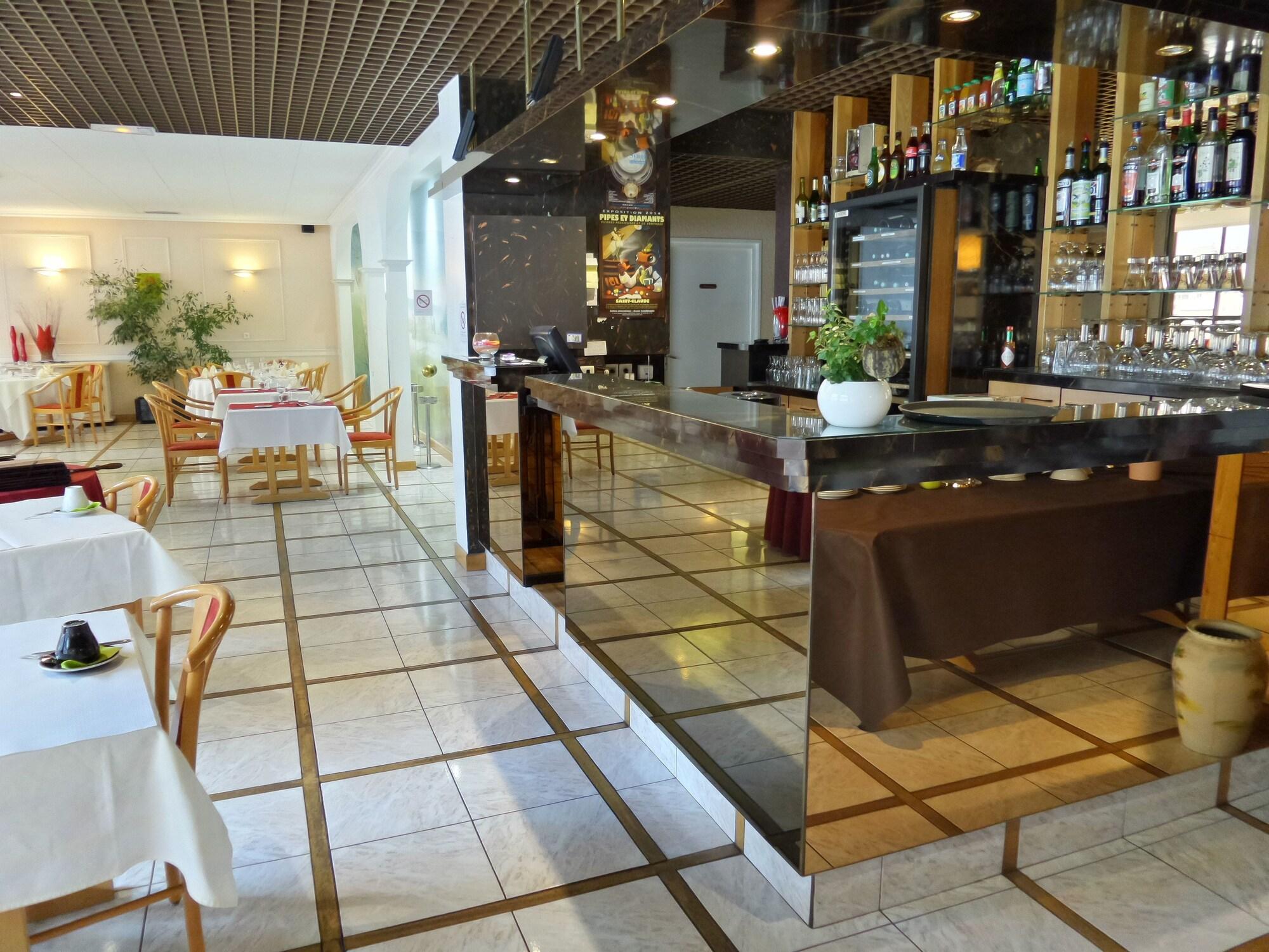 Bar/Salón Jura Hotel