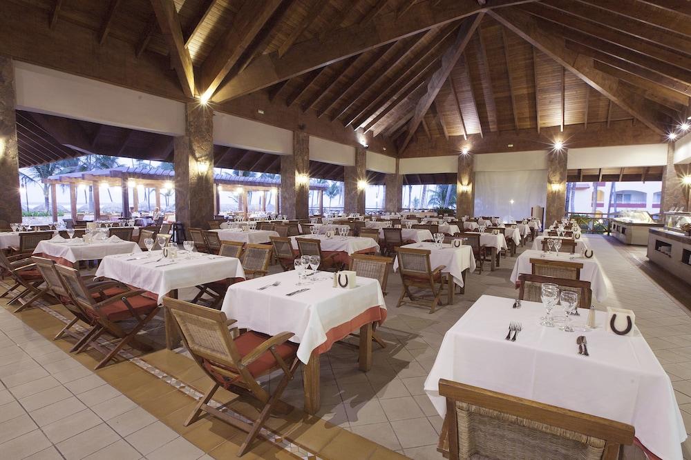 Restaurant Majestic Elegance Punta Cana - Luxury All Inclusive