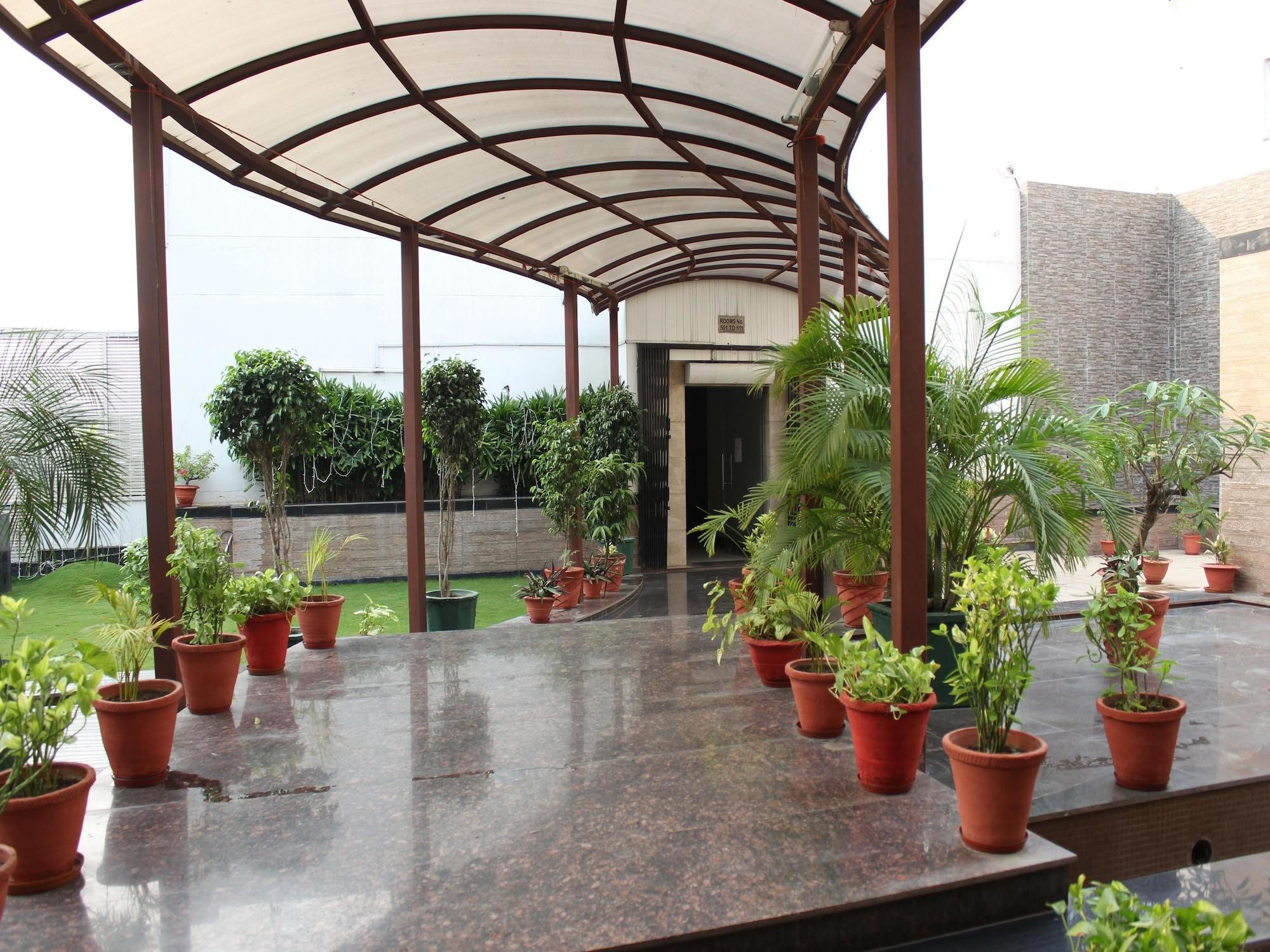 Vista Exterior OYO 2617 Hotel Samrat Heavens