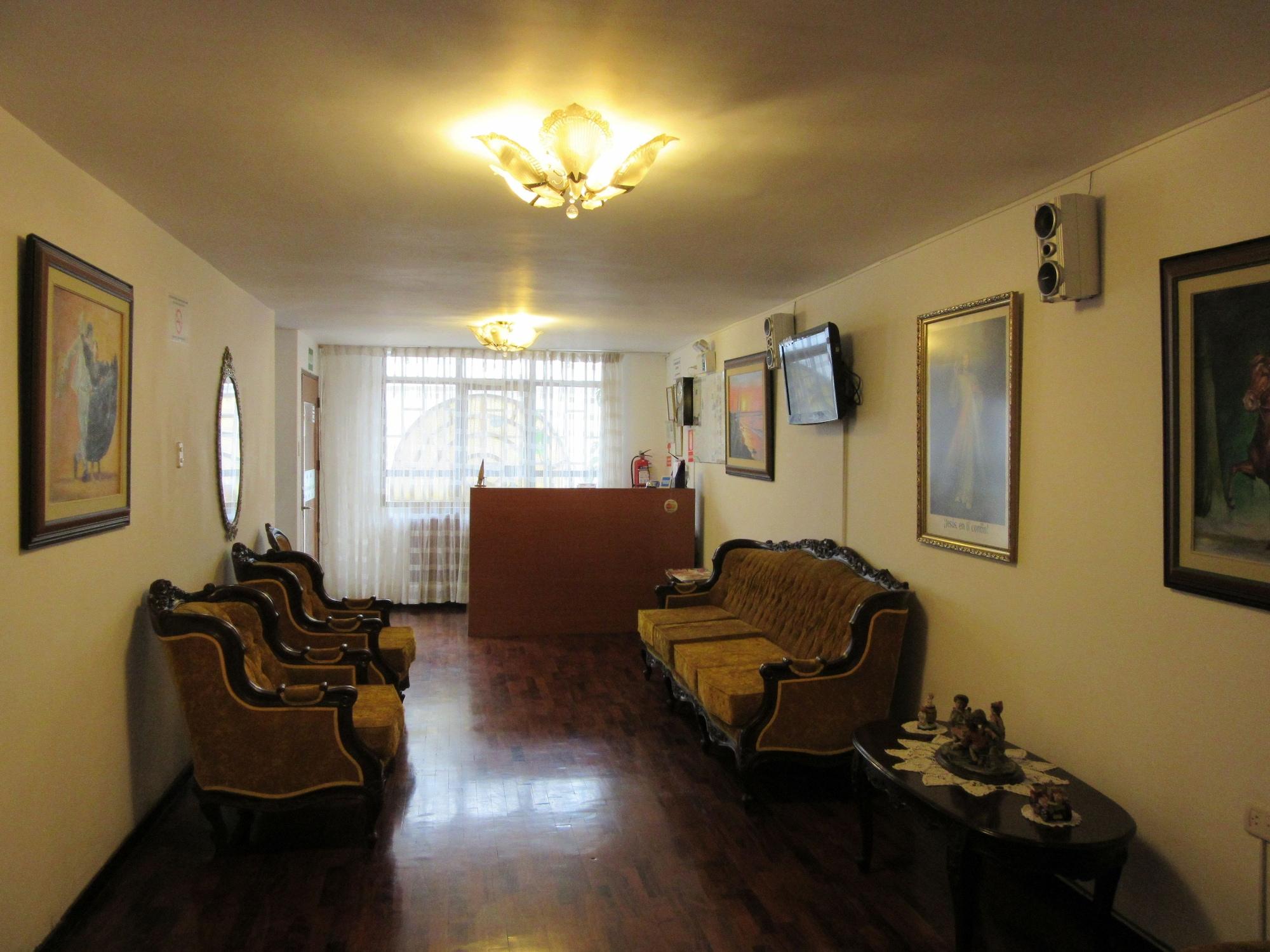 Vista Lobby Las Palmeras Inn